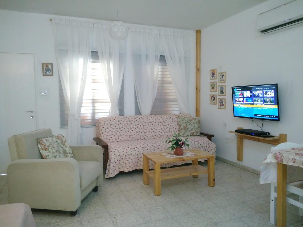 Jordan Valley One Room Apartment Menaẖemya Dış mekan fotoğraf